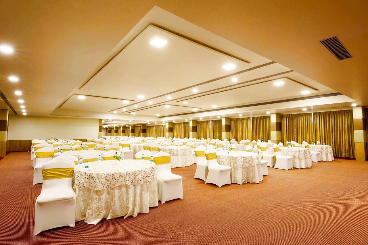 Hotel Central Park Манипала Экстерьер фото
