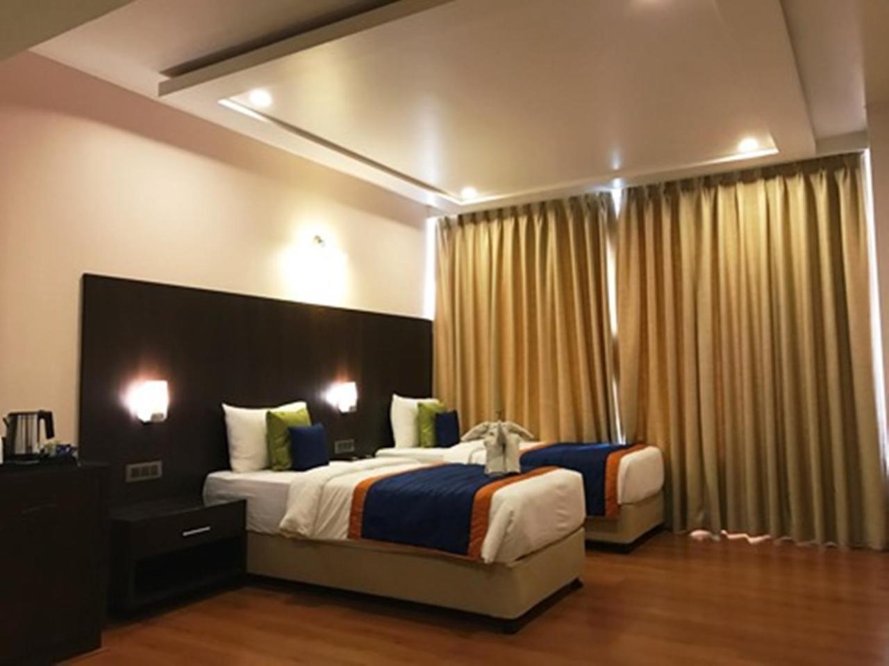 Hotel Central Park Манипала Экстерьер фото